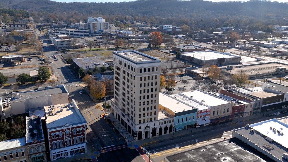 Primary Photo Of 931 Noble St, Anniston Office For Sale