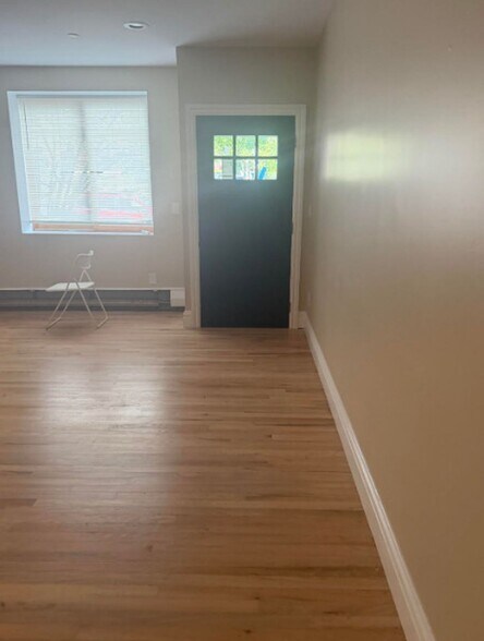 More Photos Of 11882 Metropolitan Ave, Kew Gardens Office For Sale