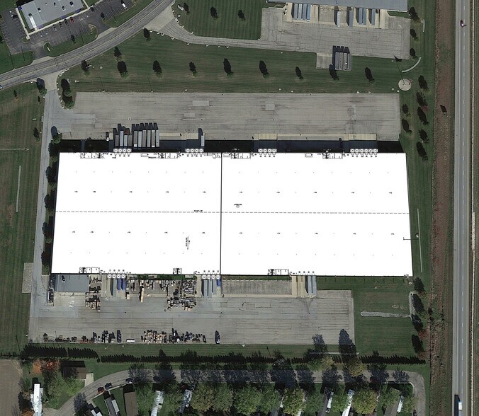 More Photos Of 990 N Vandemark Rd, Sidney Distribution For Lease