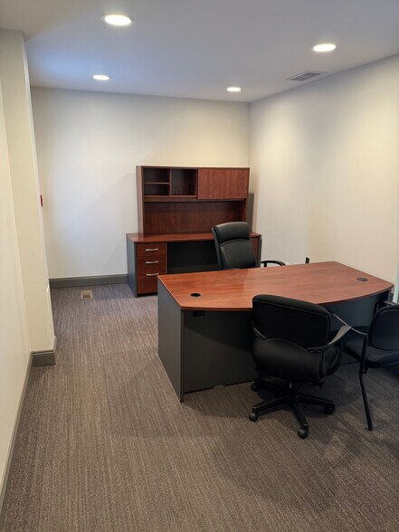 More Photos Of 524 S Main St, Ann Arbor Office For Lease