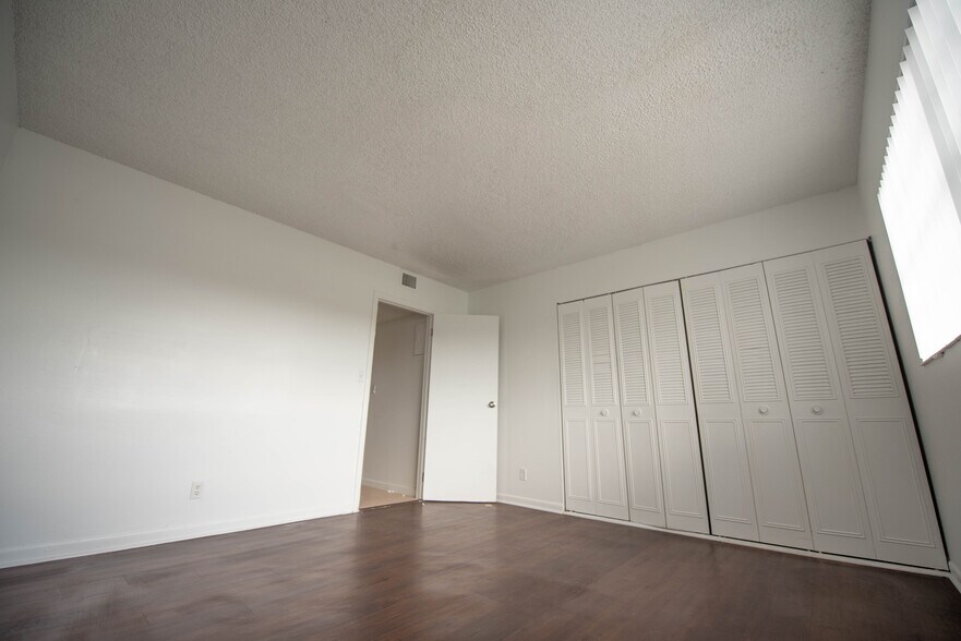 More Photos Of 3400-3460 NW 50th Ave, Lauderdale Lakes Apartments For Sale