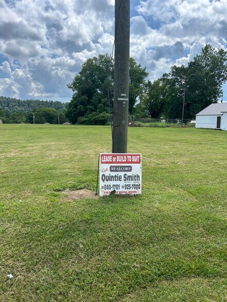 More Photos Of 301 Roosevelt, Eleanor Land For Lease