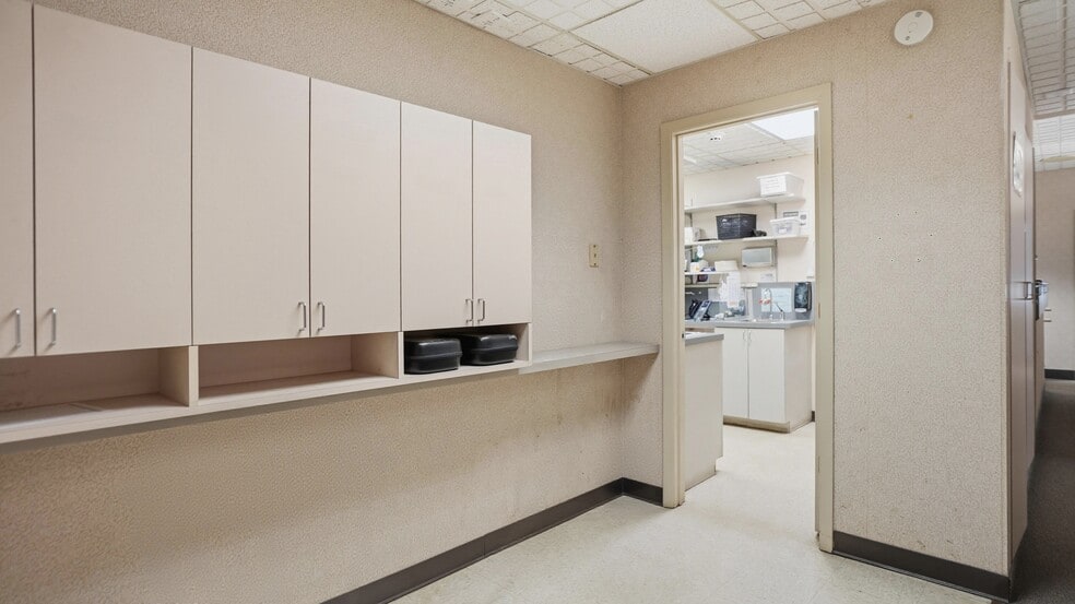 More Photos Of 123 Stewart Ave, Hicksville Medical For Sale