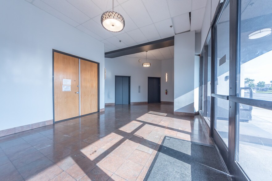 More Photos Of 15342 Hawthorne Blvd, Lawndale Loft Creative Space For Lease