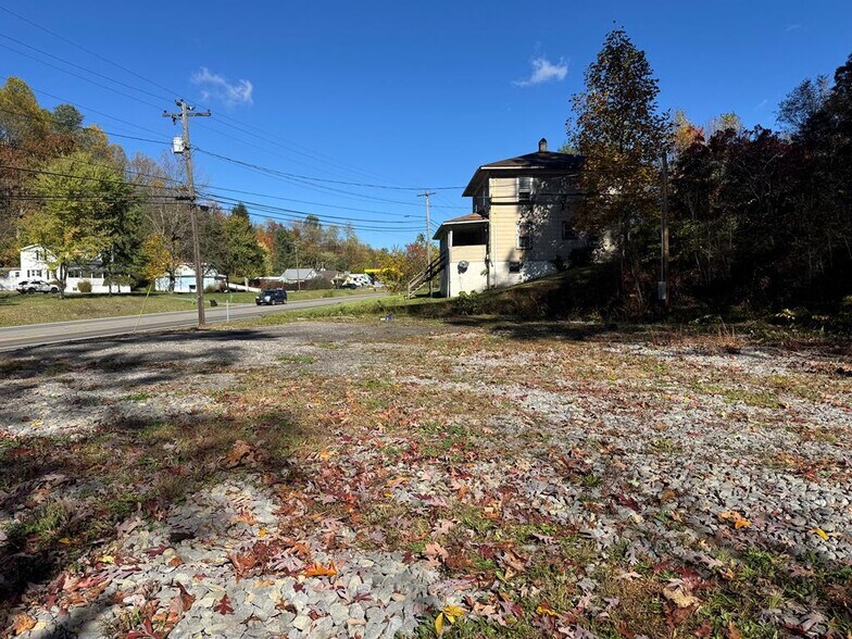 Primary Photo Of RT 16/ Near Sophia - 330 Robert C Byrd dr, Sophia Land For Lease