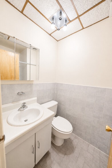 More Photos Of 64-19 Myrtle Ave, Ridgewood Freestanding For Sale