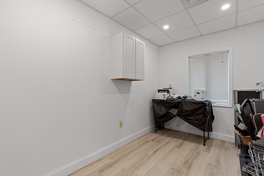 More Photos Of 1116 W Route 46, Parsippany Storefront Retail Office For Lease