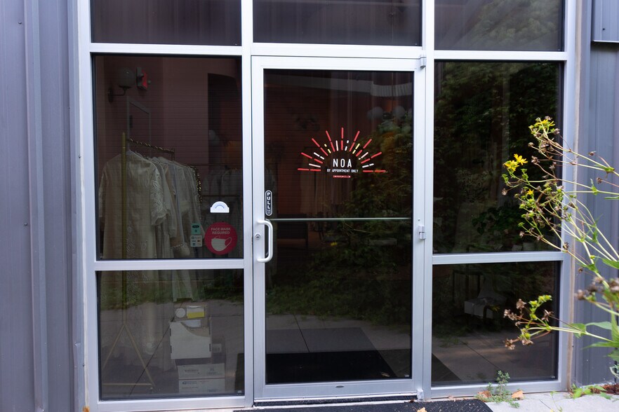 More Photos Of 1419 S 13th St, Omaha Storefront Retail Office For Lease