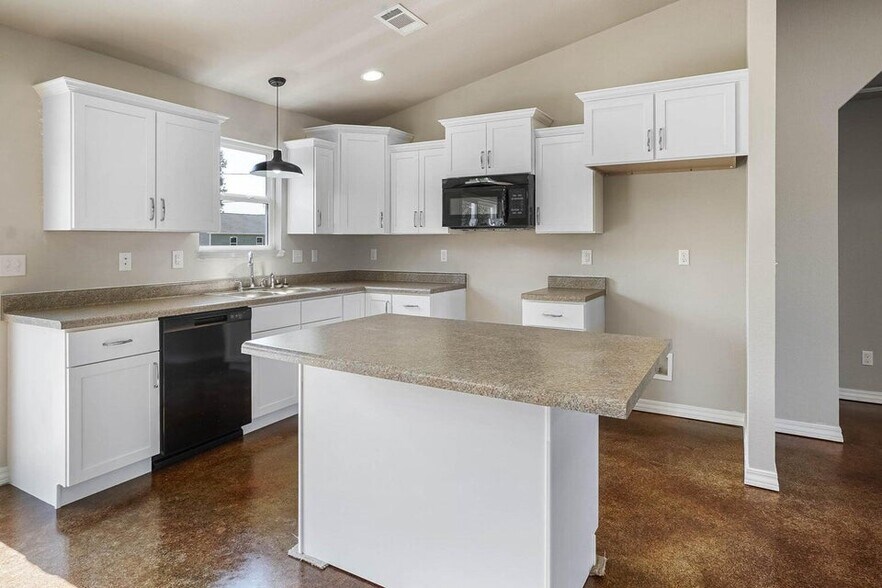 More Photos Of 2502 Kody Dr, West Plains Multifamily For Sale