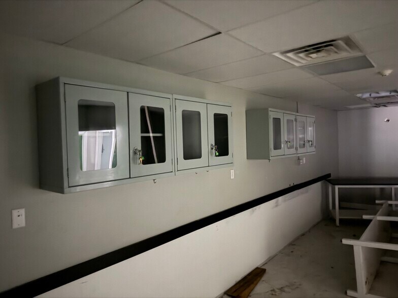 More Photos Of 2444-2512 NE 1st Blvd, Gainesville Office For Lease
