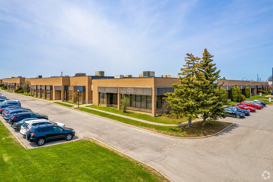 More Photos Of 595 Middlefield Rd, Toronto Warehouse For Lease