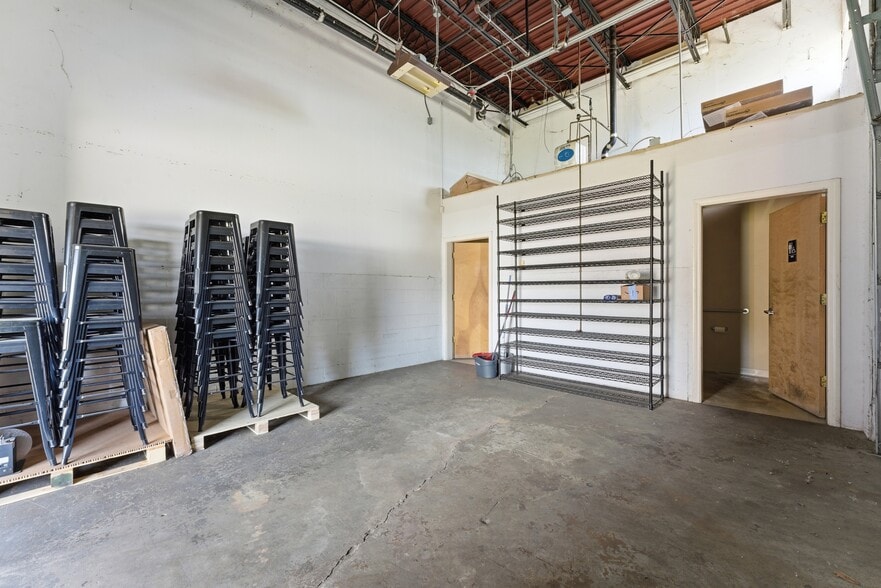 More Photos Of 333 Park St, West Springfield Manufacturing For Lease