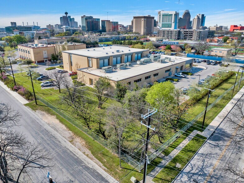 More Photos Of 922 Camden St, San Antonio Land For Sale