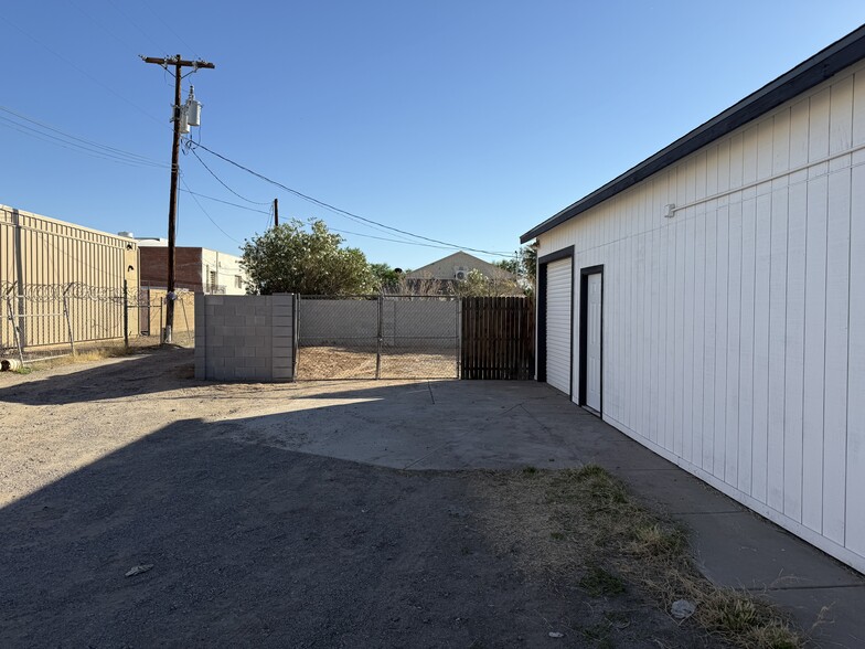 More Photos Of 219 W Mahoney Ave, Mesa Service For Lease