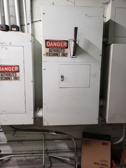 More Photos Of 330 Fuller Rd, Chicopee Distribution For Sale