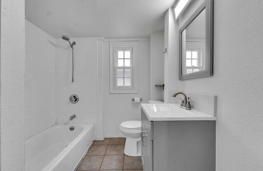 More Photos Of 362 W 11th St, San Pedro Apartments For Sale