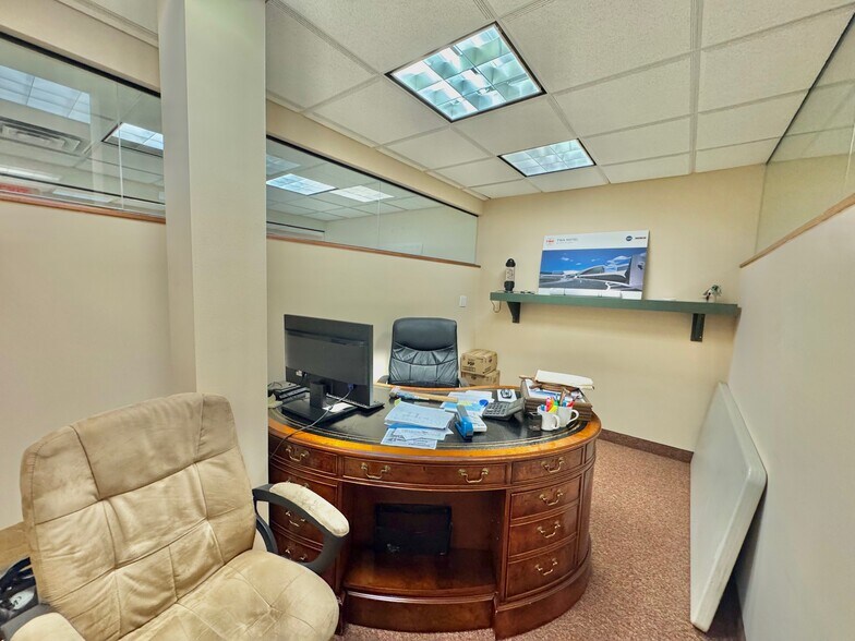 More Photos Of 4435 Austin Blvd, Island Park Office Residential For Sale