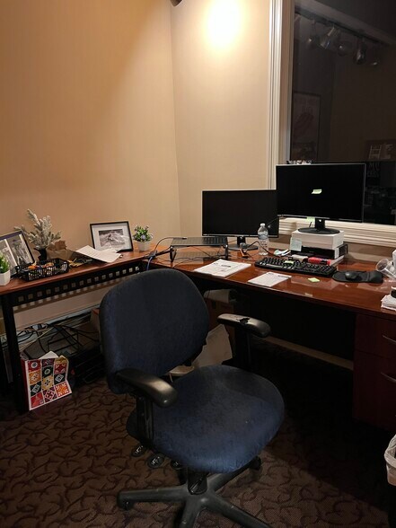 More Photos Of 7612 W North Ave, Elmwood Park Office For Lease