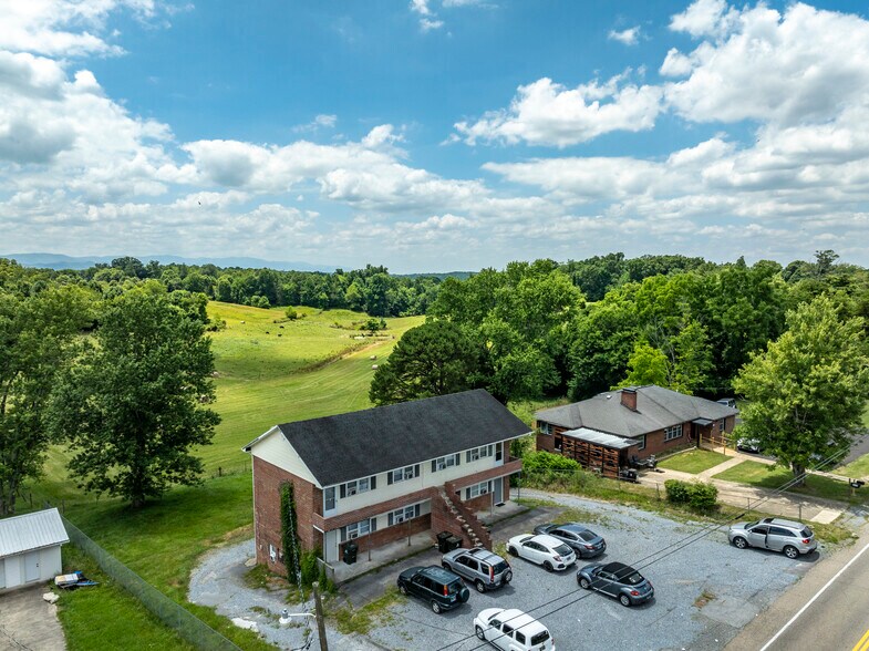 More Photos Of 3411 W Walnut St, Johnson City Apartments For Sale