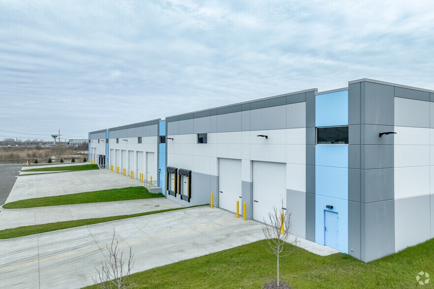 More Photos Of 14301 Weber Dr, Huntley Service For Sale