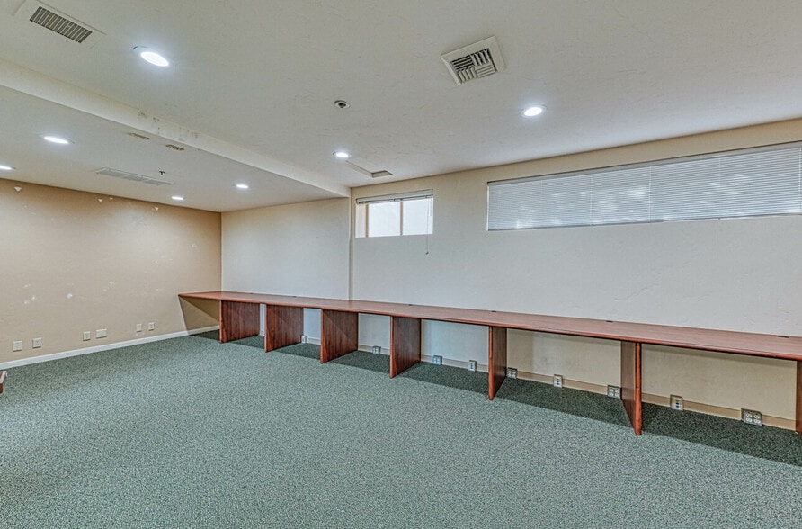 More Photos Of 120 Del Rey Gardens Dr, Del Rey Oaks Office For Sale