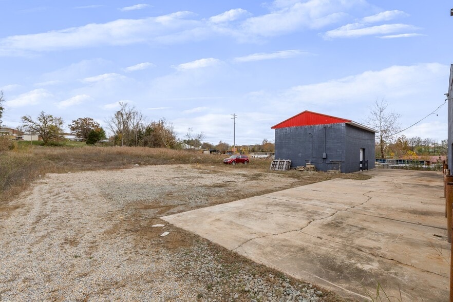 More Photos Of 519 Benham St, Bonne Terre Light Manufacturing For Sale