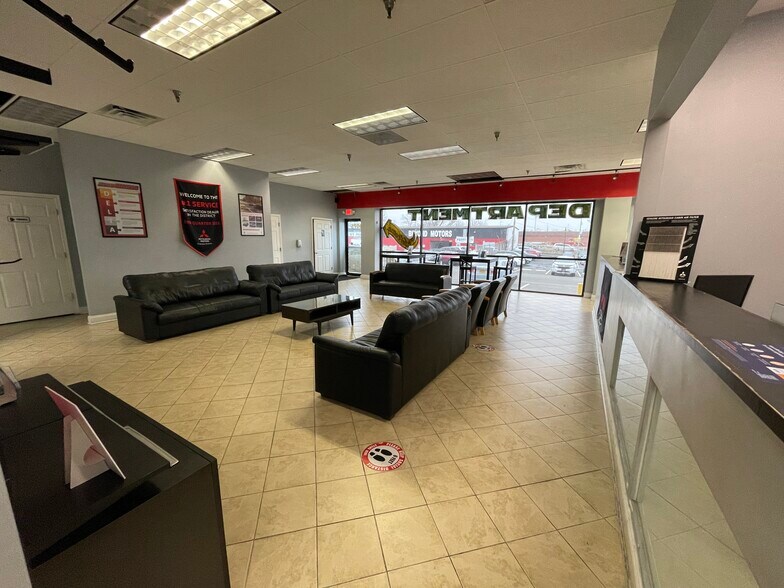 More Photos Of 9075-9125 Antique Way, Manassas Warehouse For Lease