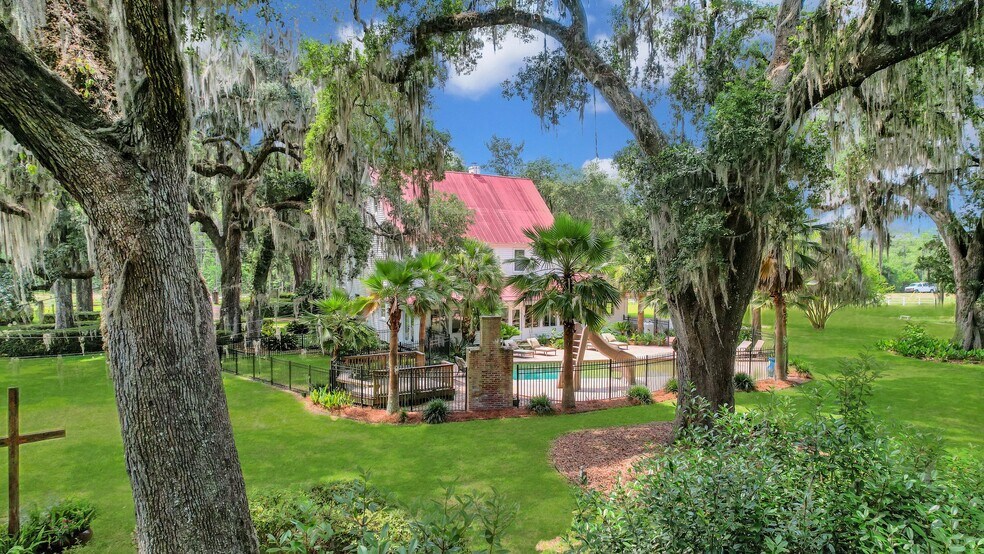 More Photos Of 1871 GA Highway 99, Brunswick Specialty For Sale