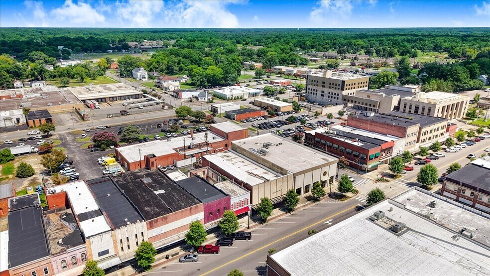 More Photos Of 111 N Queen St, Kinston Storefront For Sale