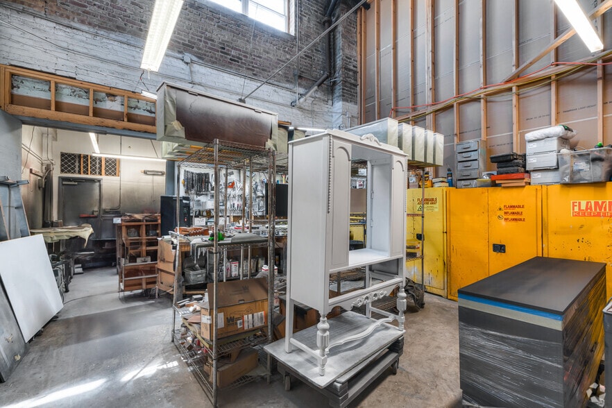 More Photos Of 3050 N Western Ave, Chicago Industrial For Lease