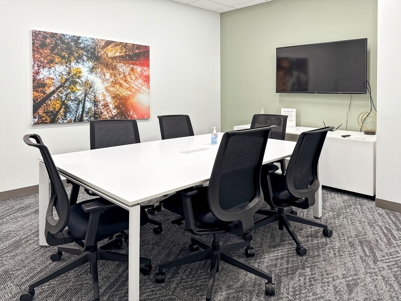 More Photos Of 8400 Normandale Lake Blvd, Bloomington Coworking Space