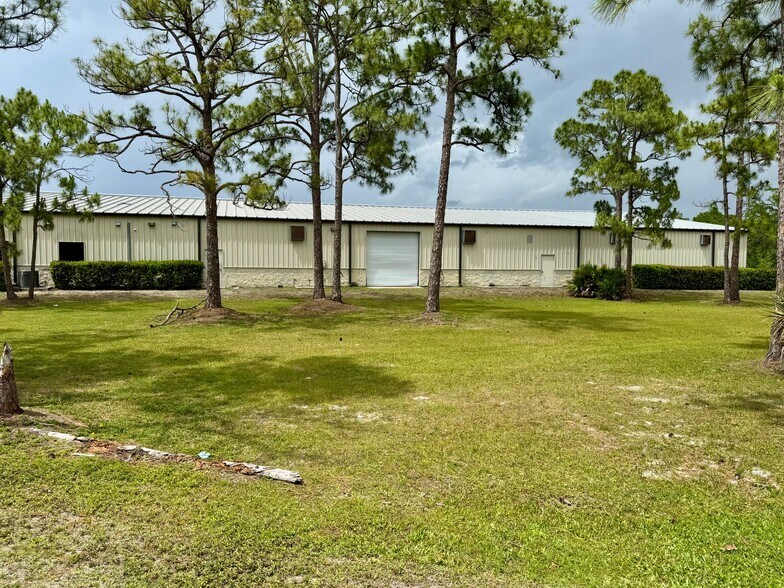 More Photos Of 9971 Bavaria Rd, Fort Myers Warehouse For Sale