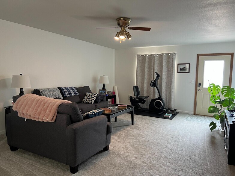 More Photos Of 112 McPherson St, Crawford Restaurant For Sale