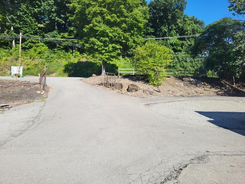 More Photos Of 3400 Leechburg Rd, Pittsburgh Auto Repair For Sale