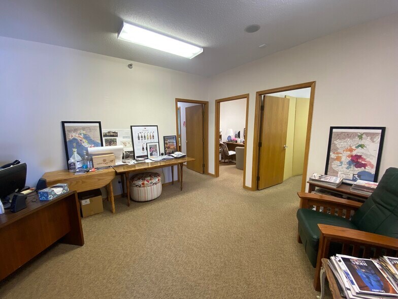 More Photos Of 8557 Wyoming Ave N, Brooklyn Park Light Distribution For Sale