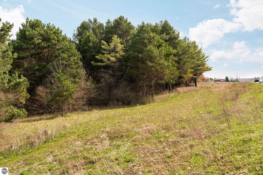 More Photos Of 2051 Garfield Ave, Traverse City Land For Sale