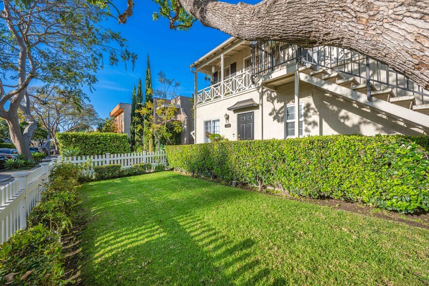 More Photos Of 751 N Hayworth Ave, Los Angeles Apartments For Sale