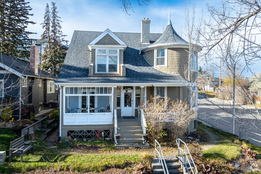 More Photos Of 1909 17th Ave SW, Calgary Office For Lease