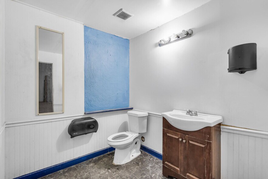 More Photos Of 7361-7391 NW 78th St, Medley Warehouse For Lease