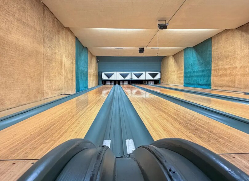More Photos Of 109 Mill St, Currie Bowling Alley For Sale