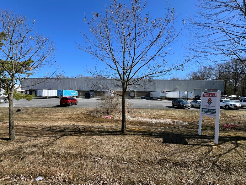 More Photos Of 30B Post Rd, Colonie Warehouse For Lease