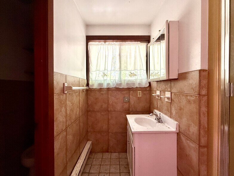 More Photos Of 5085 Route 23A, Haines Falls Flex For Sale
