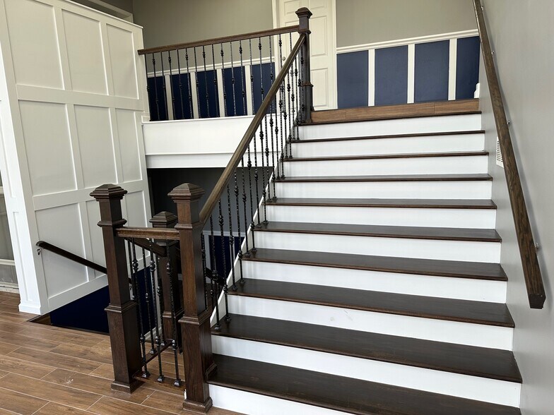More Photos Of 7505 Sussex Dr, Florence Medical For Lease