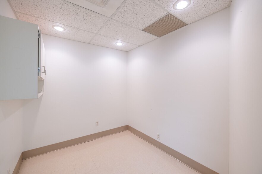 More Photos Of 80 West Ave, Brockport Medical For Lease