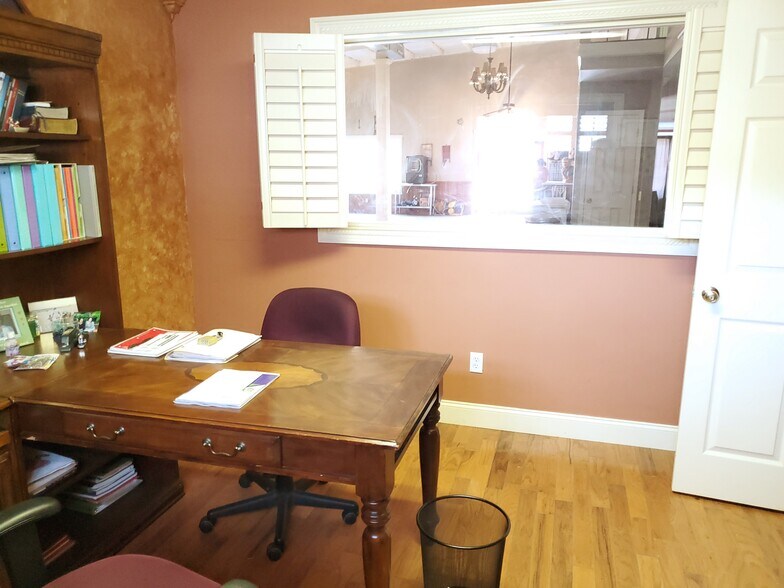 More Photos Of , Hamilton General Retail For Sale