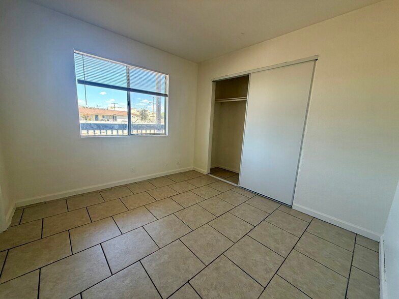 More Photos Of 1126 Raymond Ave, Long Beach Apartments For Sale