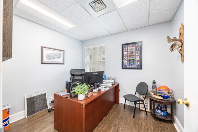 More Photos Of 164 NW Madison St, Lake City Medical For Lease