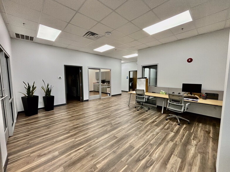 More Photos Of 350 Mayfield Rd, Duncan Service For Lease