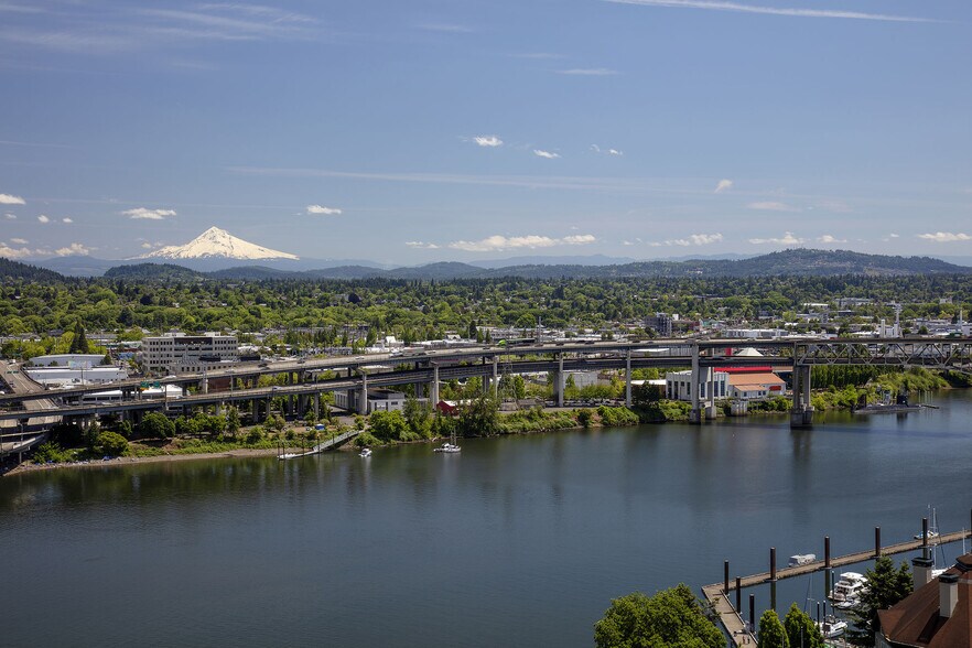 More Photos Of 140 SW Columbia St, Portland Apartments For Lease