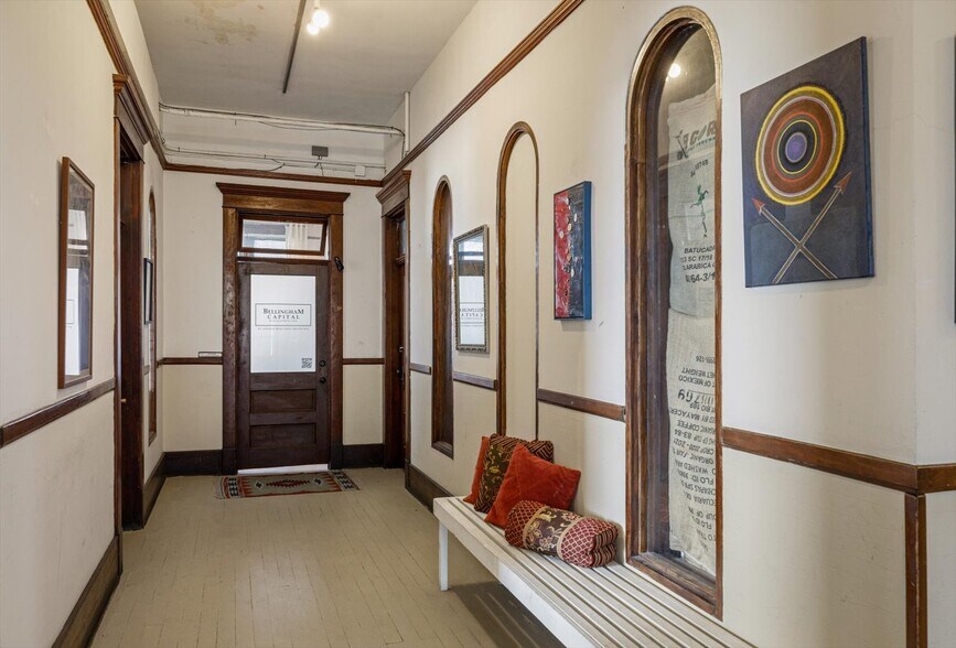 More Photos Of 619 Commercial Ave, Anacortes Storefront Retail Office For Sale